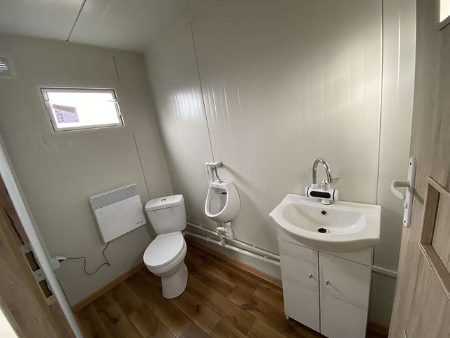 Contenedor 5x2,40m + Sanitario - Imagen 2