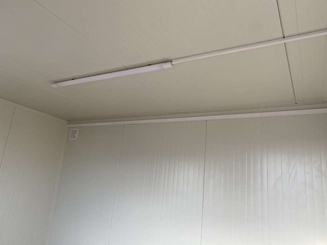 Contenedor 5x2,40m + Sanitario - Imagen 4