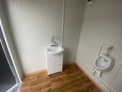 Alternative view of Contenedor Sanitario con Doble Cabina WC